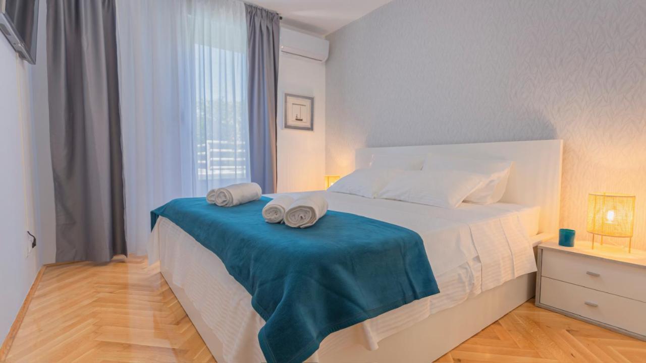 New Delux Green Garden Apartment With Hotube **** سبليت المظهر الخارجي الصورة