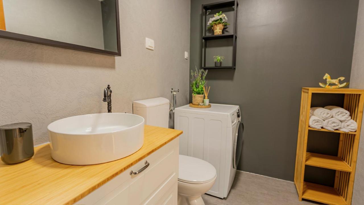 New Delux Green Garden Apartment With Hotube **** سبليت المظهر الخارجي الصورة