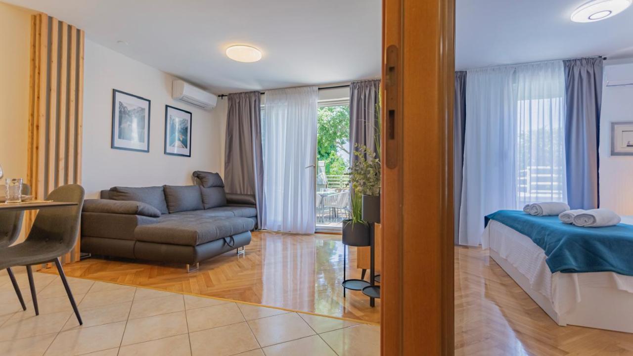 New Delux Green Garden Apartment With Hotube **** سبليت المظهر الخارجي الصورة