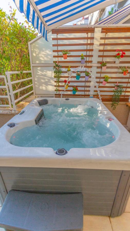 New Delux Green Garden Apartment With Hotube **** سبليت المظهر الخارجي الصورة