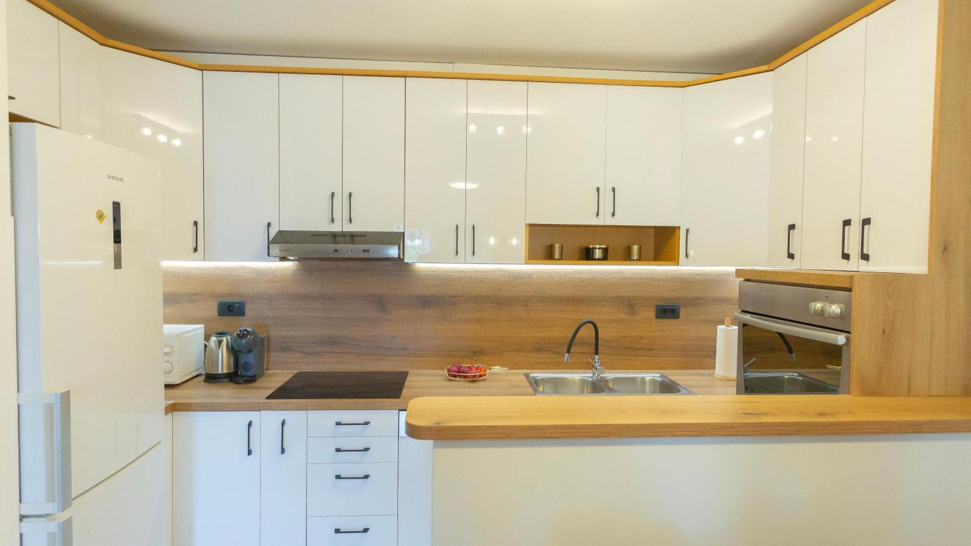 New Delux Green Garden Apartment With Hotube **** سبليت المظهر الخارجي الصورة