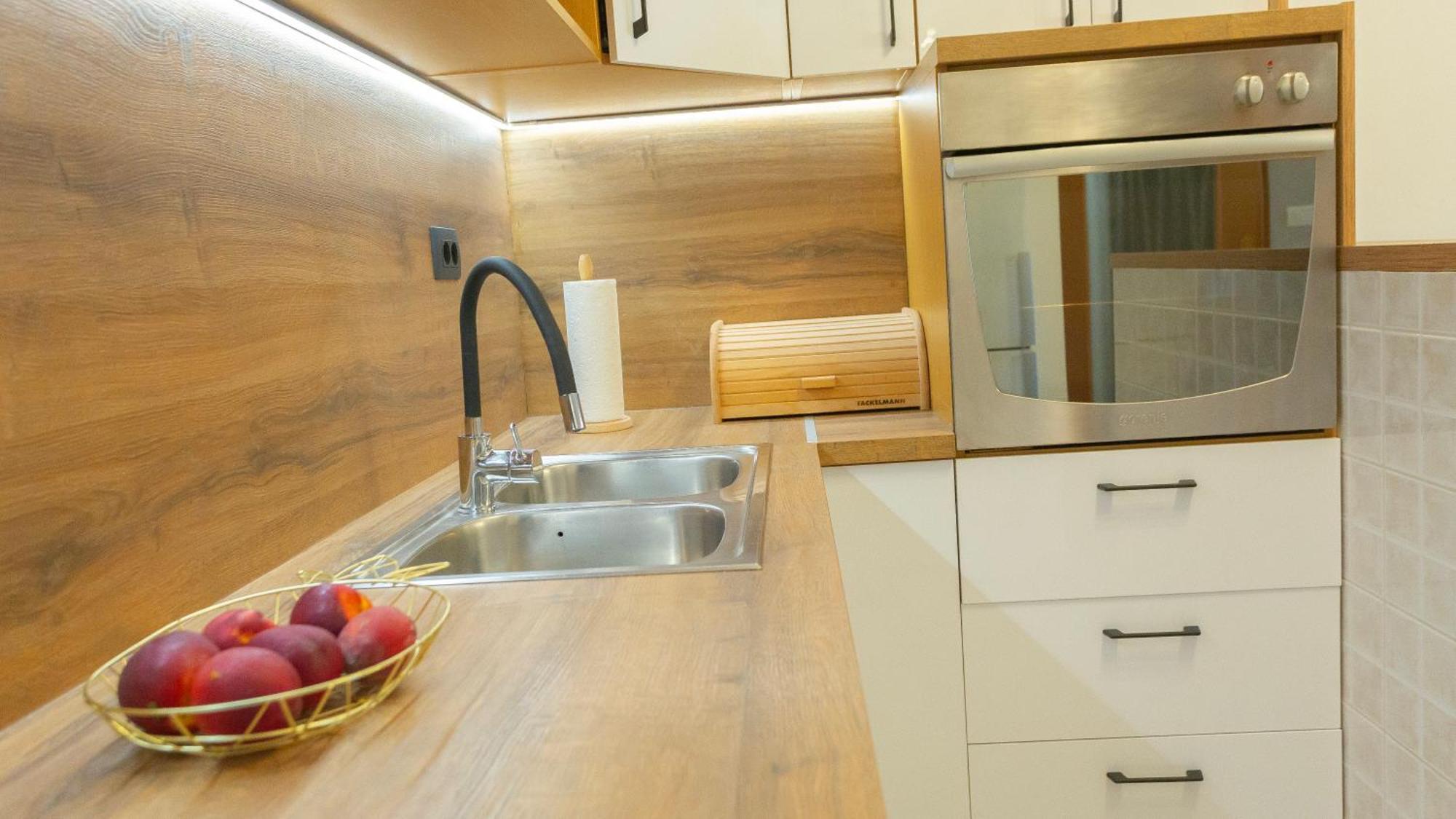 New Delux Green Garden Apartment With Hotube **** سبليت المظهر الخارجي الصورة