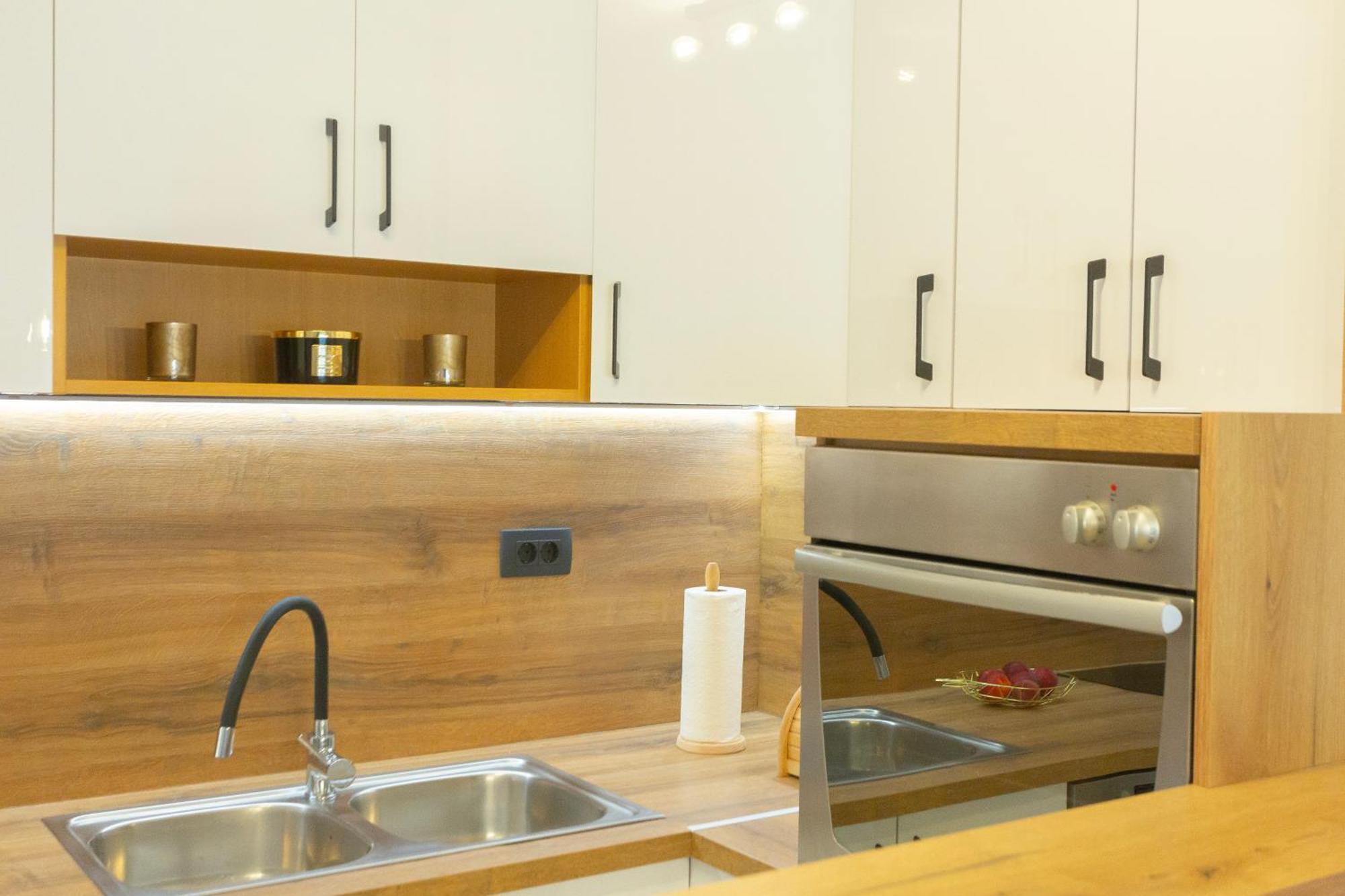 New Delux Green Garden Apartment With Hotube **** سبليت المظهر الخارجي الصورة